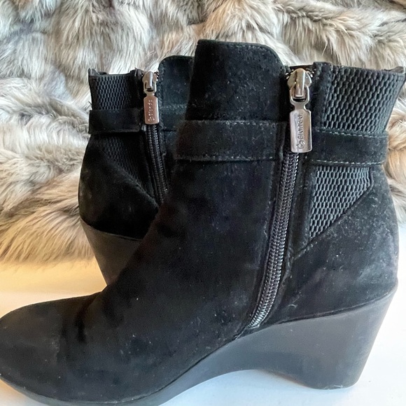 Waterproof Black Suede wedge ankle boot - Picture 7 of 7